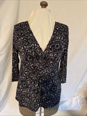 Daisy Fuentes Black and White Knot-Front V-Neck Long Sleeve Dress